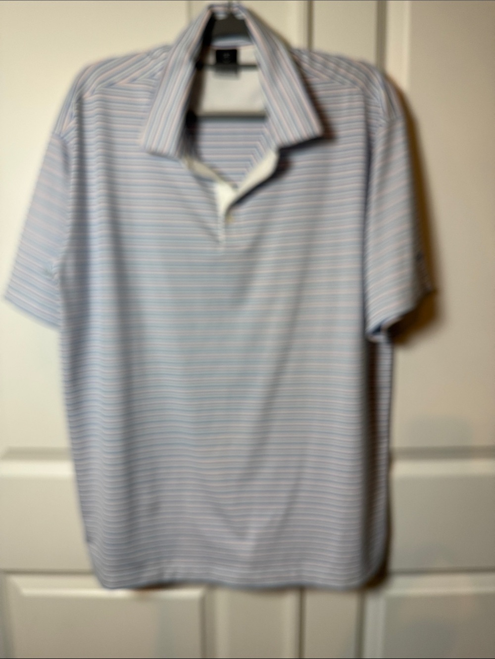 Classic Men's Short-Sleeve Polo Shirt in Light Blue Stripe Golf